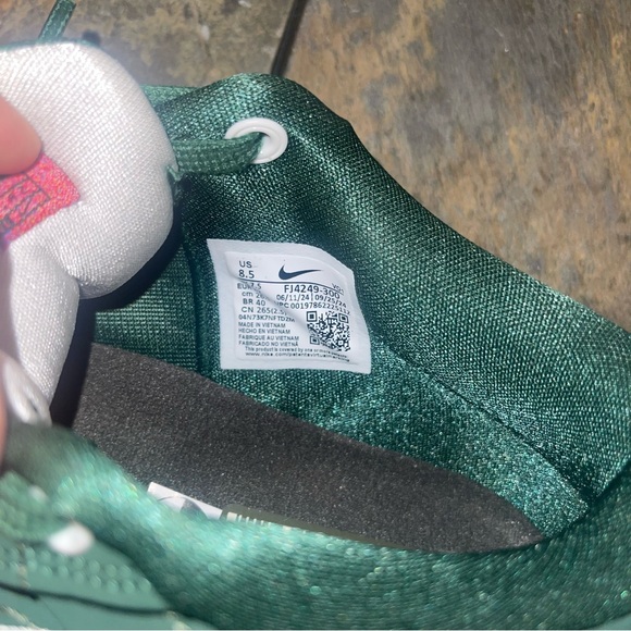 Men’s Nike Book 1 Forest Green Sneakers with White Logo - Picture 7 of 7